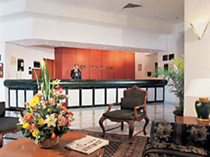 Fiesta Inn Guadalajara Expo Zapopan Exterior photo
