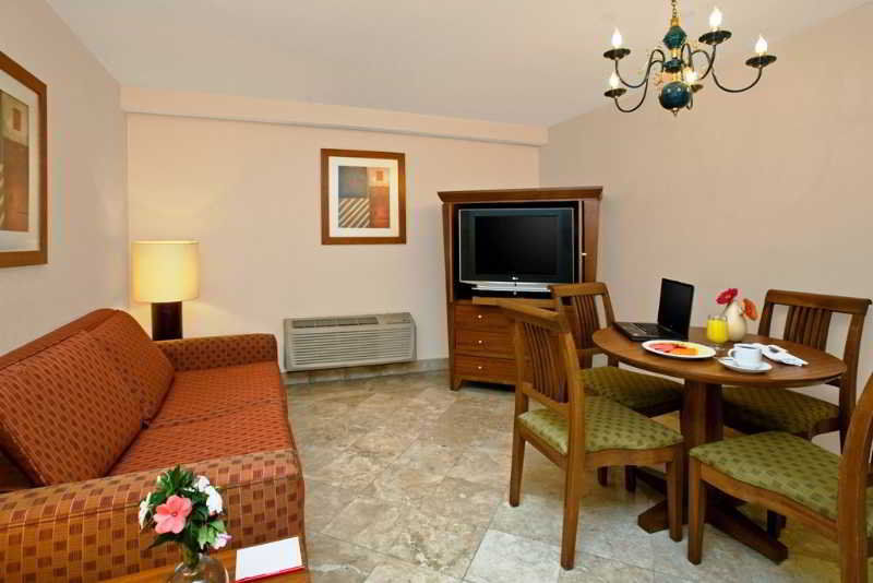 Fiesta Inn Guadalajara Expo Zapopan Room photo