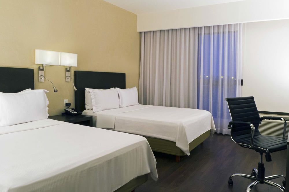 Fiesta Inn Guadalajara Expo Zapopan Exterior photo