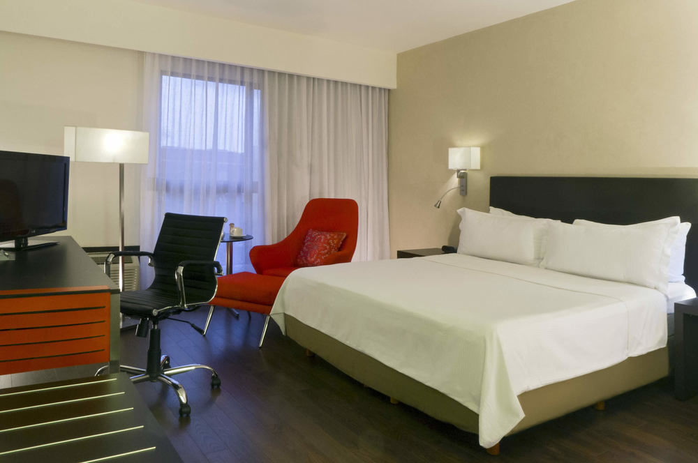 Fiesta Inn Guadalajara Expo Zapopan Exterior photo